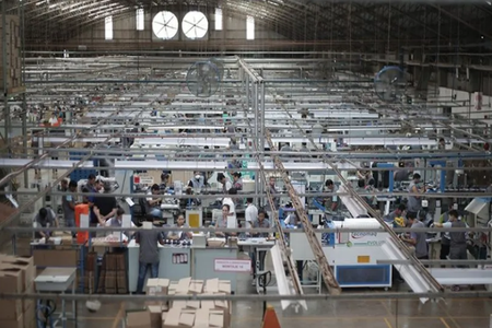 si Automatización Pericia El principal fabricante de Nike en Argentina confirmó el despido de 400  trabajadores - www.eLe-Ve.com.ar